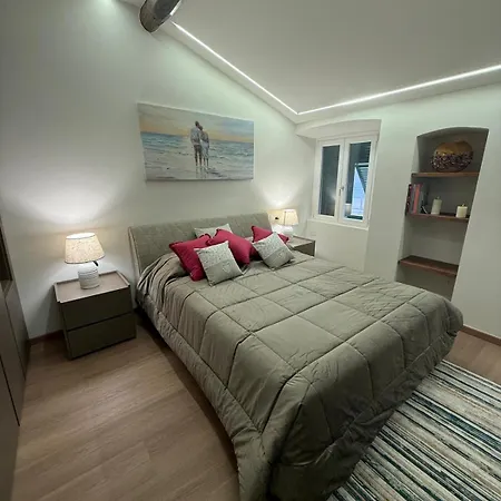 Welcome Riviera Mazzini 77 Lusso Nel Centro Di Rapallo,wifi, Condizionamento In Ogni Stanza, Attrezzato Con Tutto Quello Che Serve In Casa, Per Un Da Favola, Parcheggio A Pagamento 15euro Al Giorno Da Prenotare In Anticipo Διαμέρισμα Ραπάλο